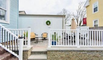 693 Thames St 1, Newport, RI 02840
