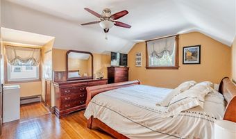 17 Marden St, Cranston, RI 02910
