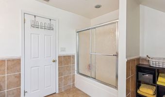 9201 LAUREL OAK Dr, Bethesda, MD 20817