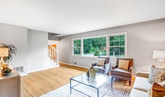 8402 CAMDEN St, Alexandria, VA 22308
