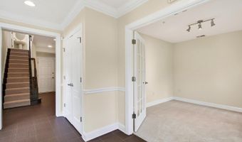 322 N GEORGE MASON Dr, Arlington, VA 22203