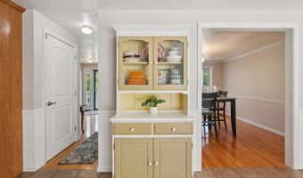 60 Lady Slipper Ln, Chester, NH 03036