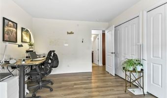 2 Gray Coach Ln 210, Cranston, RI 02921