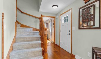 N254 MEADOWBREEZE Court, Appleton, WI 54915