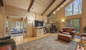 422 Bonny Rigg Hill Rd, Becket, MA 01223