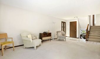 1210 S Douglas Ave, Arlington Heights, IL 60005