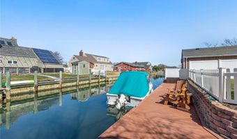 59 Purdy Ln, Amityville, NY 11701