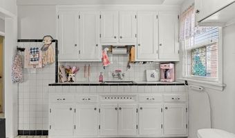 7652 Osage Ave, Allen Park, MI 48101