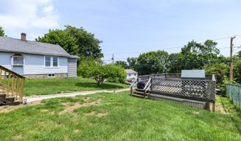 207 Hillcrest Rd, Bridgeport, CT 06606