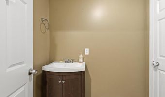 14 Fox Hollow Dr, Auburn, ME 04210