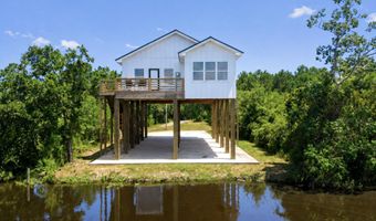825 Larkspur Ln, Bay St. Louis, MS 39520