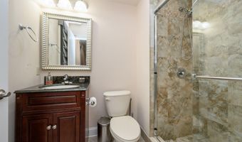 25 White Oak Ln, Aberdeen, NJ 07747