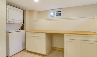 6106 BANGOR Dr, Alexandria, VA 22303