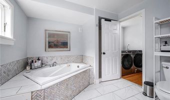 5 Harding St, Coventry, RI 02816
