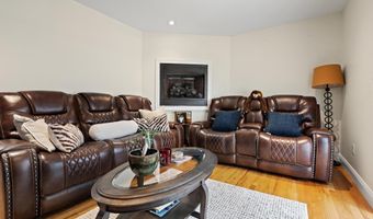 68 Stetson Pl 68, Danbury, CT 06811
