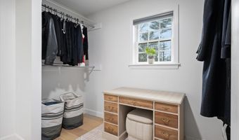 43 Darling Parke Dr, Bangor, ME 04401