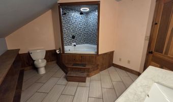 128 Elm St, Cabot, VT 05647