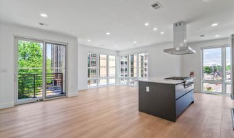 228 GLEBE Rd W 301, Alexandria, VA 22305