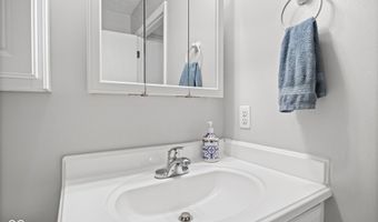 640 Blossom Dr, Avon, IN 46123
