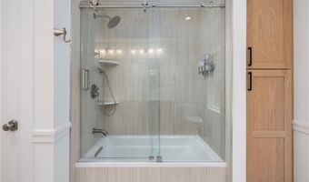 31 Wright Ln, Jamestown, RI 02835