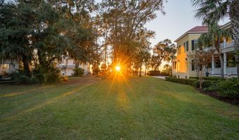 25 River Pl, Beaufort, SC 29906