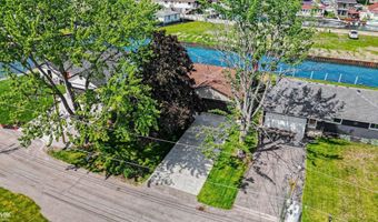 142 Channelsyde Dr, Algonac, MI 48001