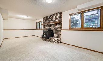 211 Mckinley St, Anoka, MN 55303