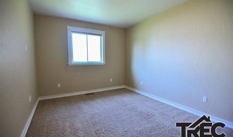 155 N 1st St W, Cowley, WY 82420