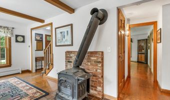 69 King Rd, Bedford, NH 03110