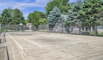 424 Emerald Dr, Arnolds Park, IA 51331