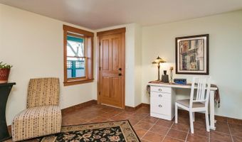 19 Gresham St, Ashland, OR 97520