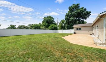 378 Palermo Dr, Ballwin, MO 63021