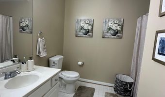 15612 EVERGLADE Ln 401, Bowie, MD 20716