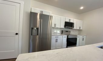 16 Trinton Ave, Bedford, IN 47421
