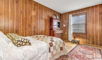 108 Hidden Pond Ln, Asheville, NC 28804