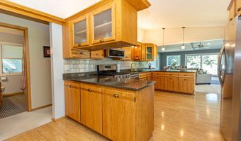 1301 Geneva Dr, Alexandria, MN 56308