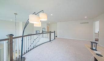 3081 N Spurway Dr, Ann Arbor, MI 48105