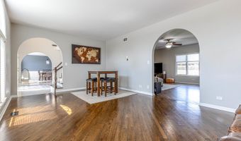 1801 N Dover Ct, Arlington Heights, IL 60004