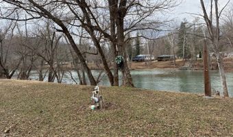988 S Emerald Isle, Alderson, WV 24910