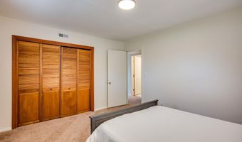 5401 E 40th St N, Bel Aire, KS 67220