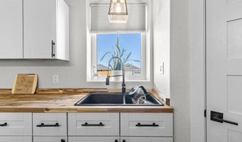 211 NW 2000, Andrews, TX 79714