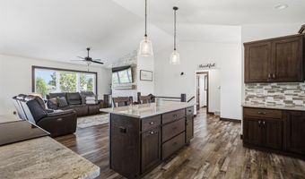 2660 W FALLEN OAK Dr, Appleton, WI 54913