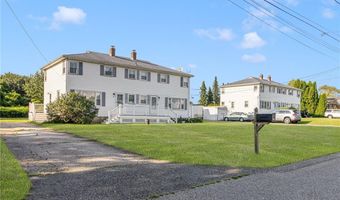 9 Chestnut Hill Rd B, Middletown, RI 02842