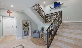 313 HAMMOCK Cir, Anna Maria, FL 34216