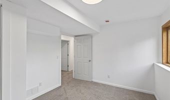 14786 Hallmark Dr, Apple Valley, MN 55124