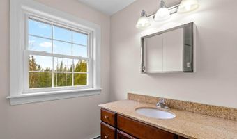 183 Skyline Rd, Bangor, ME 04401