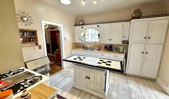 600 HOVLAND St, Bisbee, AZ 85603