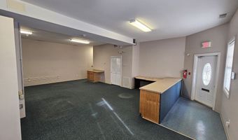 979 Farmington Ave 1F, Berlin, CT 06037