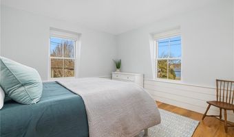 131 Eustis Ave, Newport, RI 02840