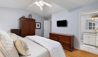 212 Orchard Woods Dr, North Kingstown, RI 02874